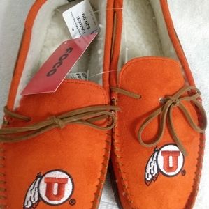 Men's moccasin slippers. Size Medium